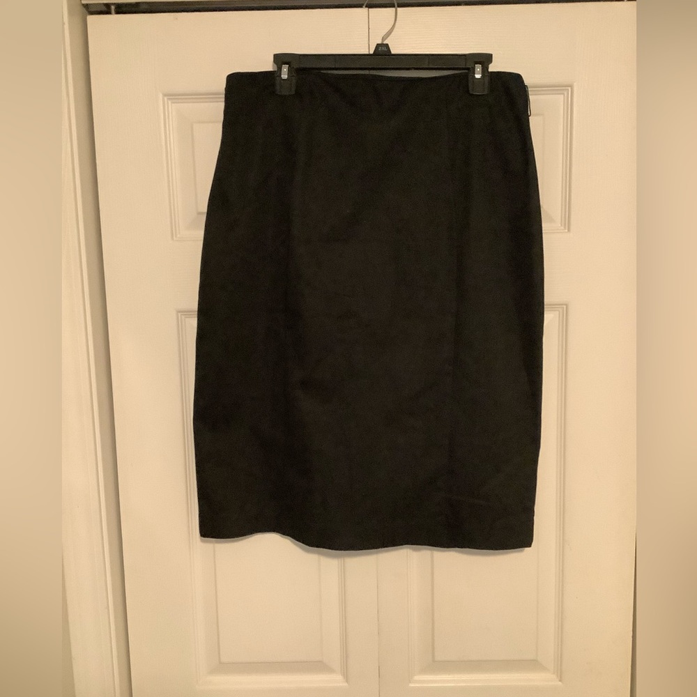 Flattering pencil skirt